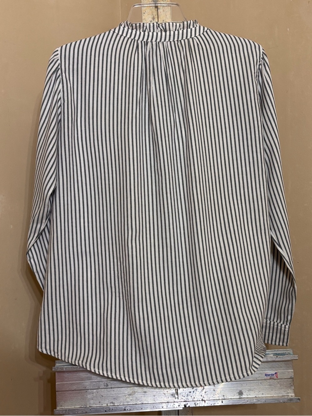 Knox Rose Blue & White Vertical Stripe Shirt-Blouse Sz Medium - Picture 6 of 7